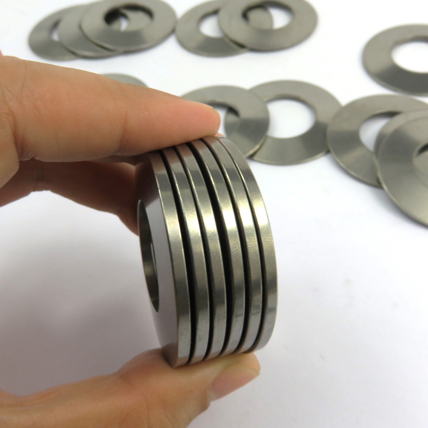 301、302、304、316、316L 不锈钢区别及选型指南